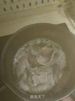 金针菇拌牛肉片的做法：步骤：4