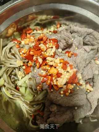 金针菇拌牛肉片的做法：步骤：6