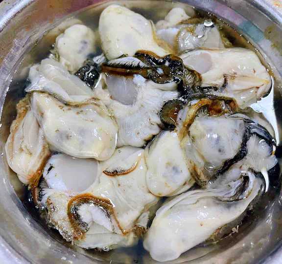 肉参牡蛎煎蛋青菜面的步骤