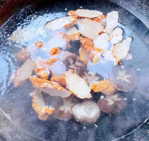 肉参牡蛎煎蛋青菜面的步骤
