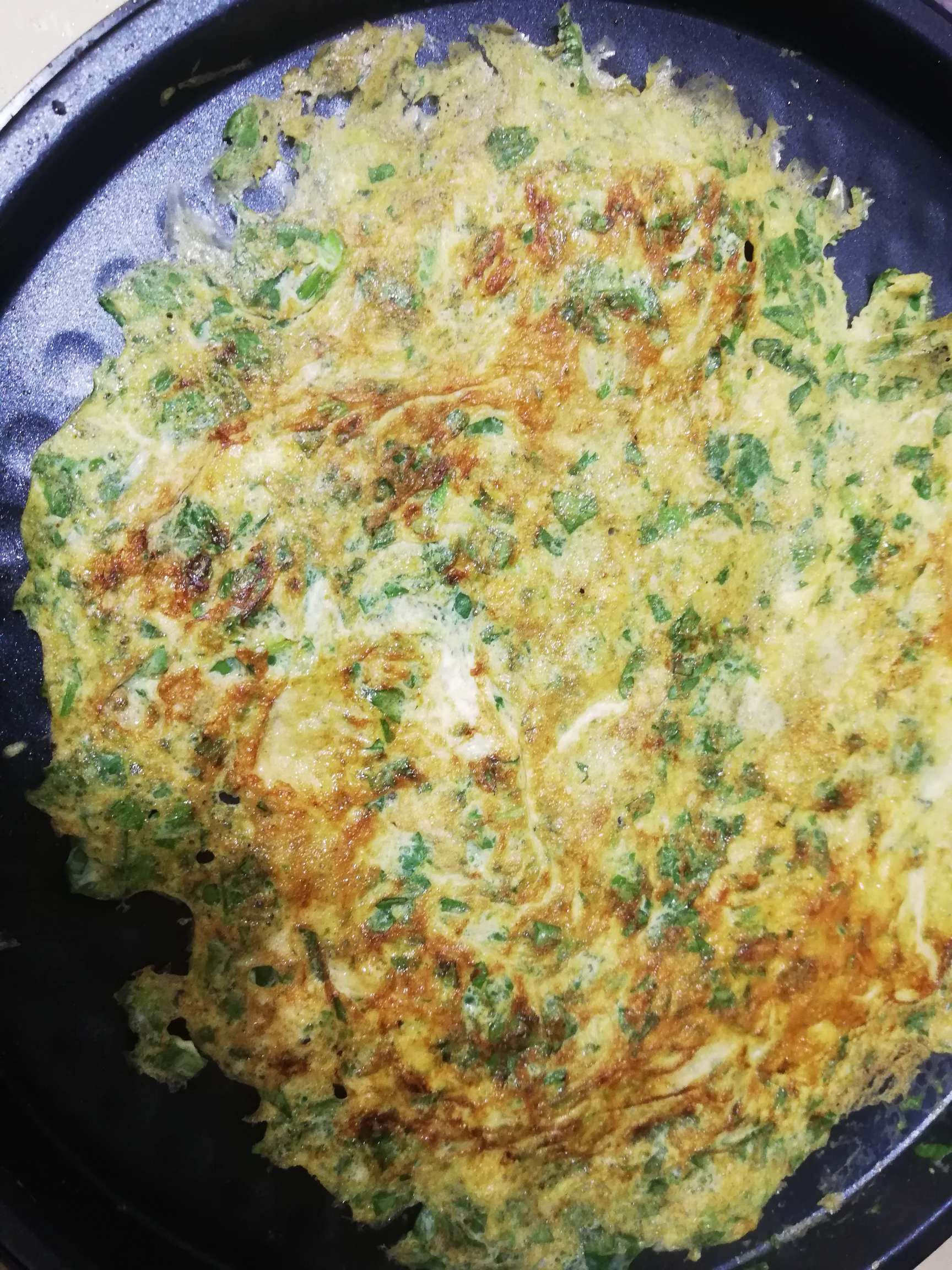 芹菜叶煎蛋的步骤